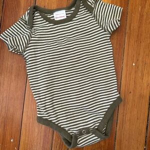 Hanna Andersson - Olive Stripe Onesie - 6-12mo